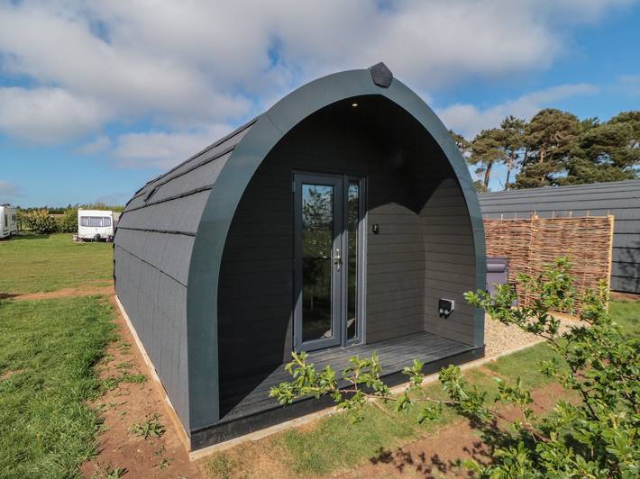 Hut for 2 people, with garden and pool in North Yorkshire