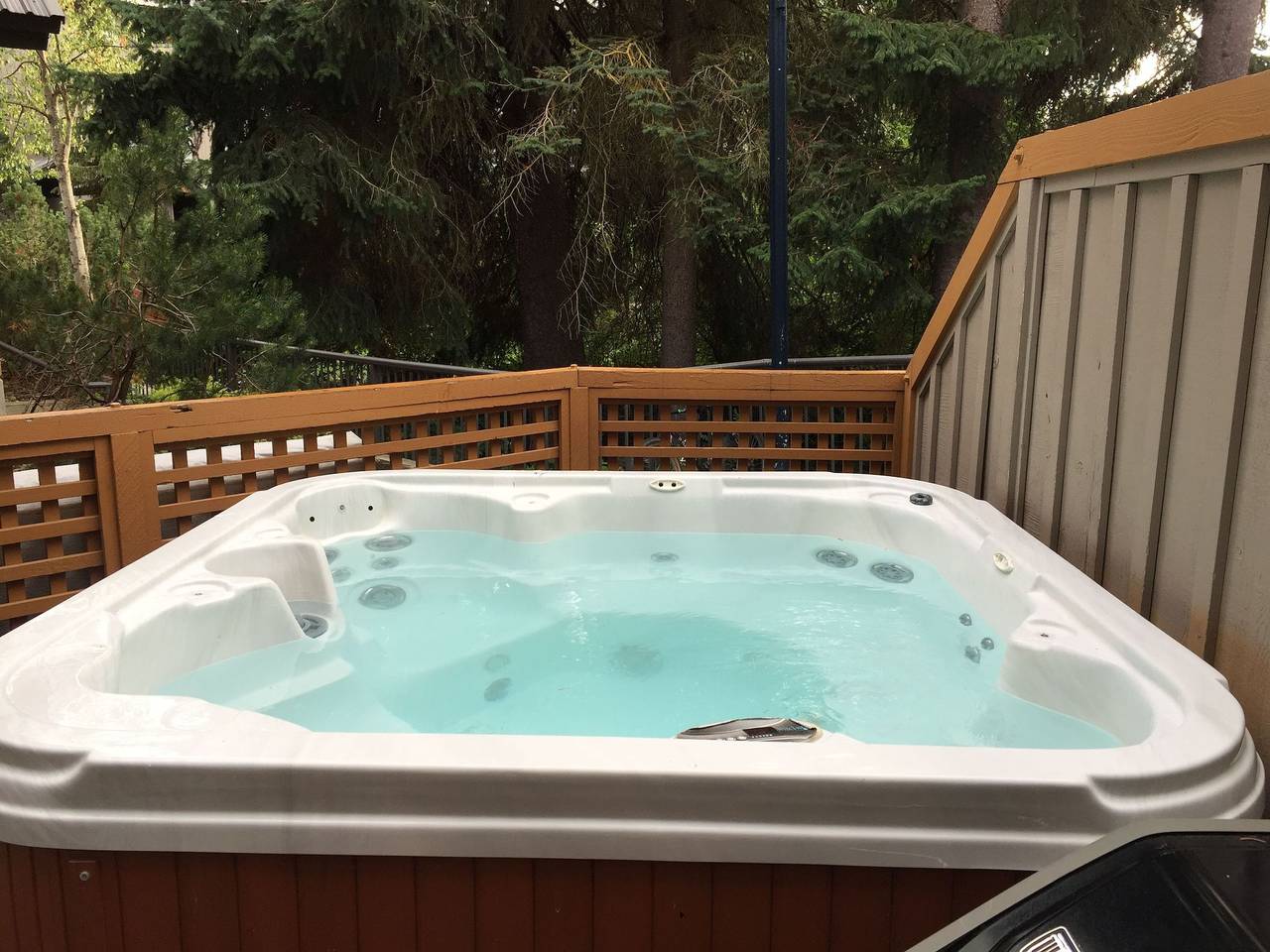 Geheel appartement, 2Br Townhome with private hot tub and pool. Gr109 in Whistler, Whistler Blackcomb