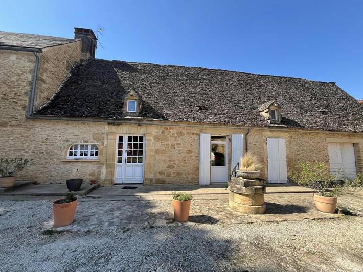 Location de vacances pour 10 personnes, avec Balcon et Terrasse ainsi que Jardin et Piscine à Marcillac-Saint-Quentin - 3