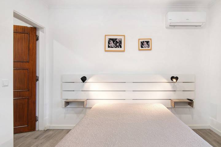 Appartement entier, Appartement "Sunset" avec terrasse partagée, Wi-Fi et climatisation in Moncarapacho e Fuseta, Parque Natural da Ria Formosa