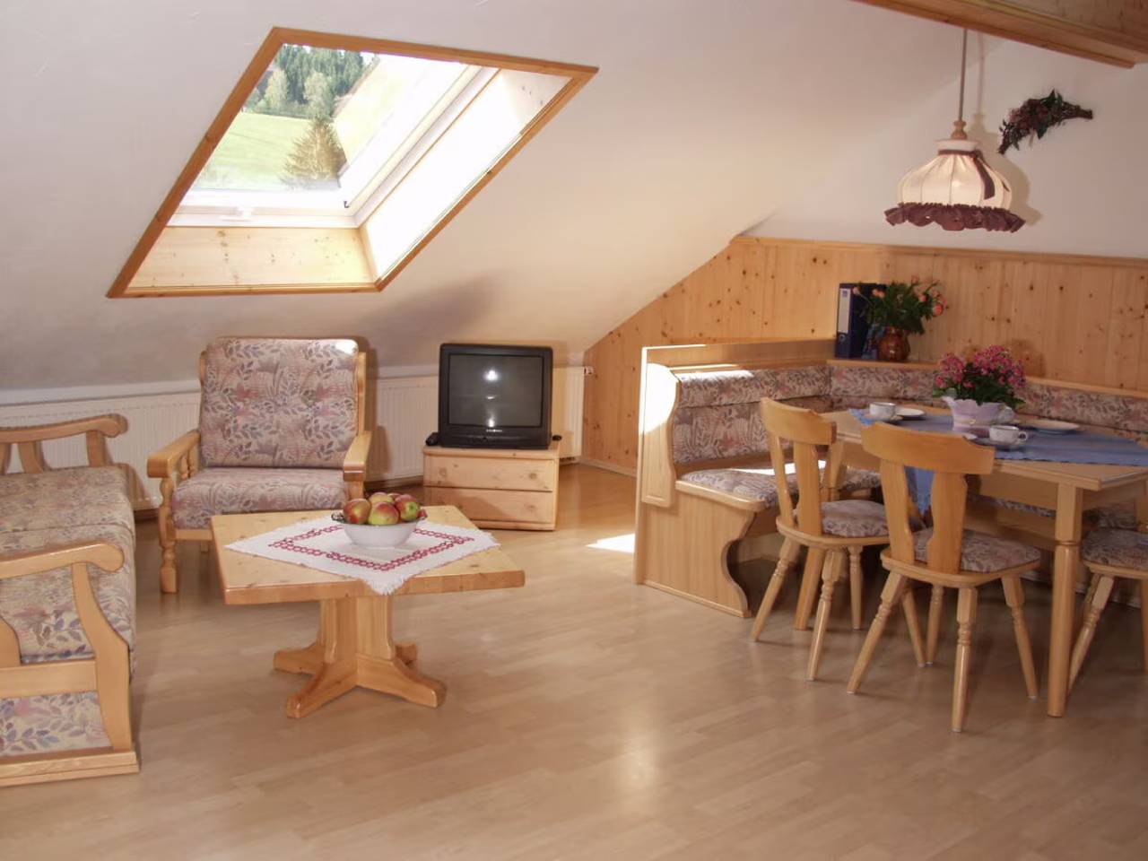 Ganze Wohnung, Ferienwohnung 'Eiche' mit Bergblick, gemeinsamer Terrasse und Wlan in Immenstadt, Bayerisch Schwaben