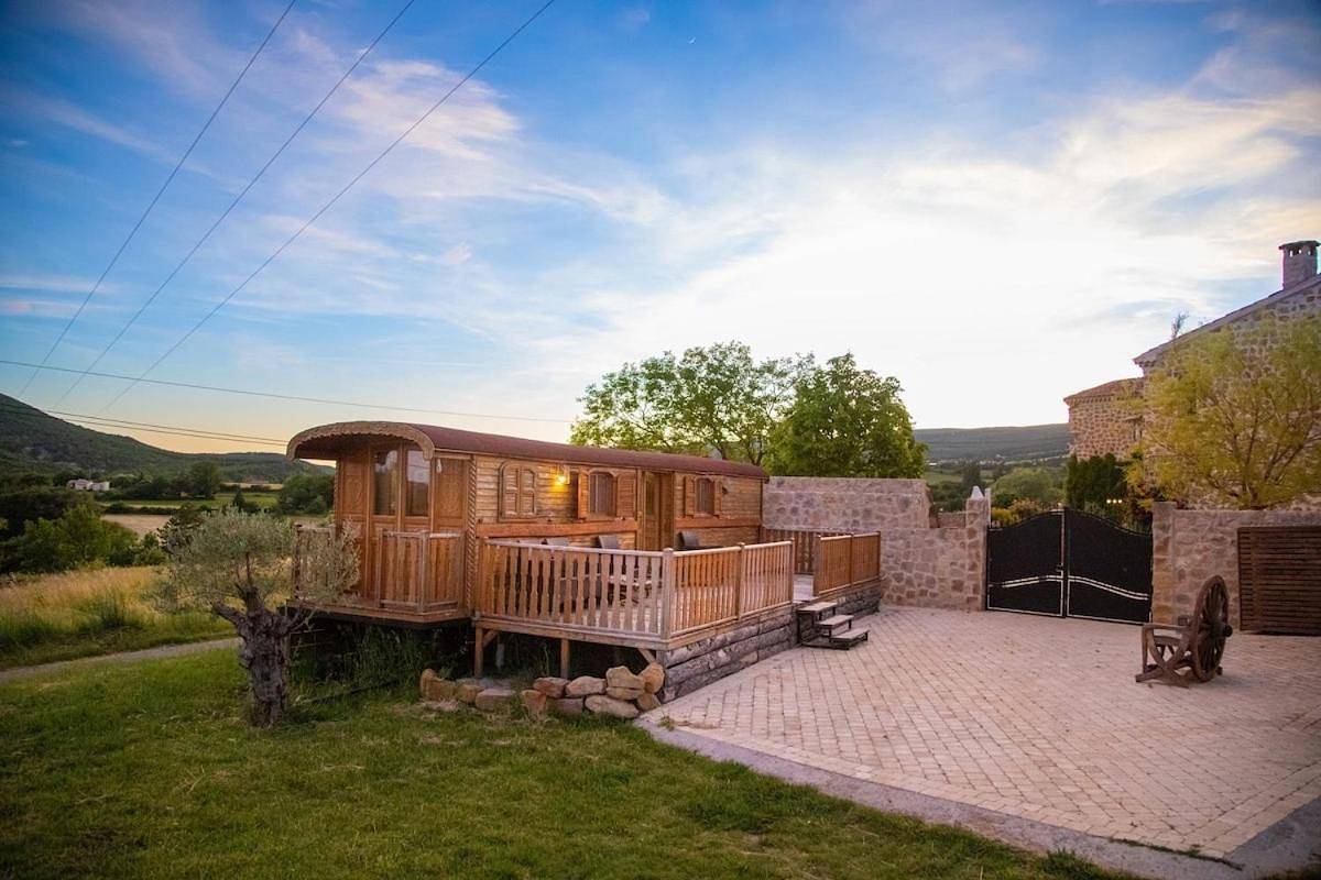 Mas Mont-Laure Jacuzzi, Pool & Tranquility in Montlaux, Région de Forcalquier