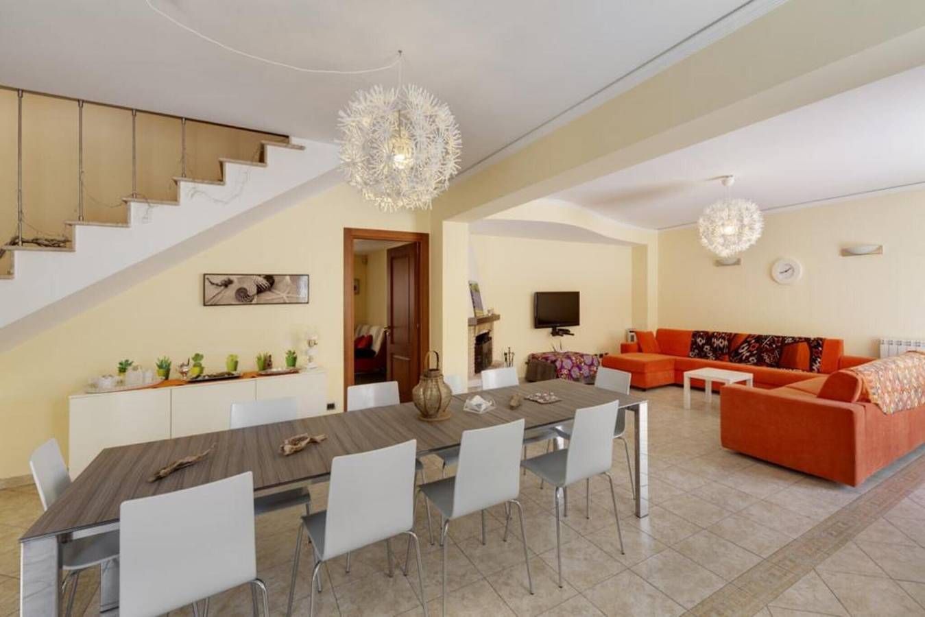 Villa 'Magda' con piscina privata, Wi-Fi e aria condizionata in Marina di Ragusa, Provincia di Ragusa