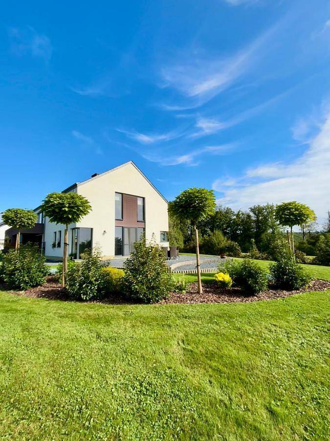 Location de vacances pour 8 personnes, avec Terrasse ainsi que Jardin et Vue à Florenville - 2