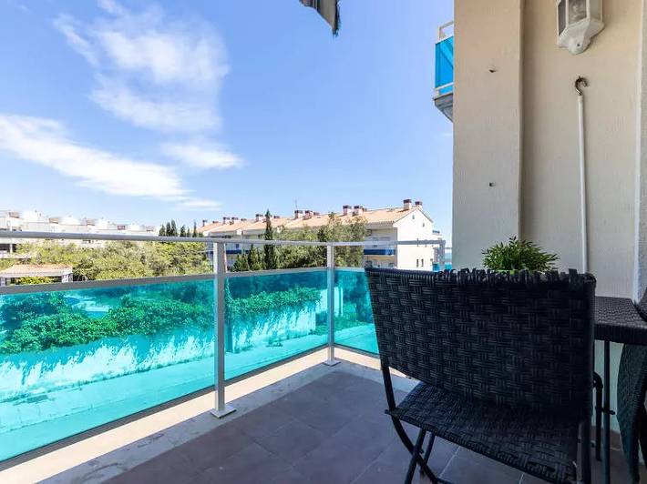 Apartamento para 4 personas, con balcón y piscina en Alcanar