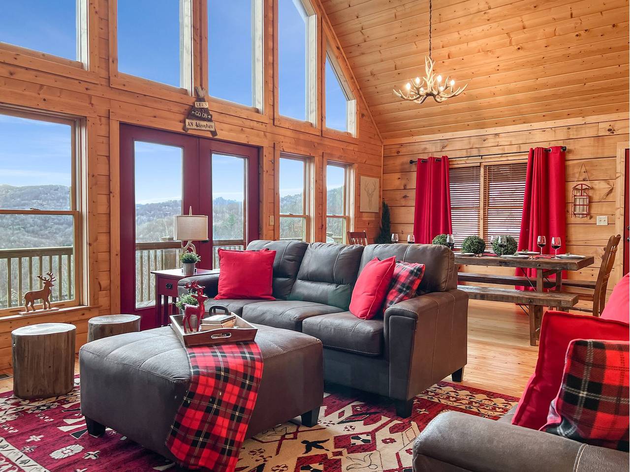 Log Cabin for 10 Guests in Blue Ridge Mountains, North Carolina