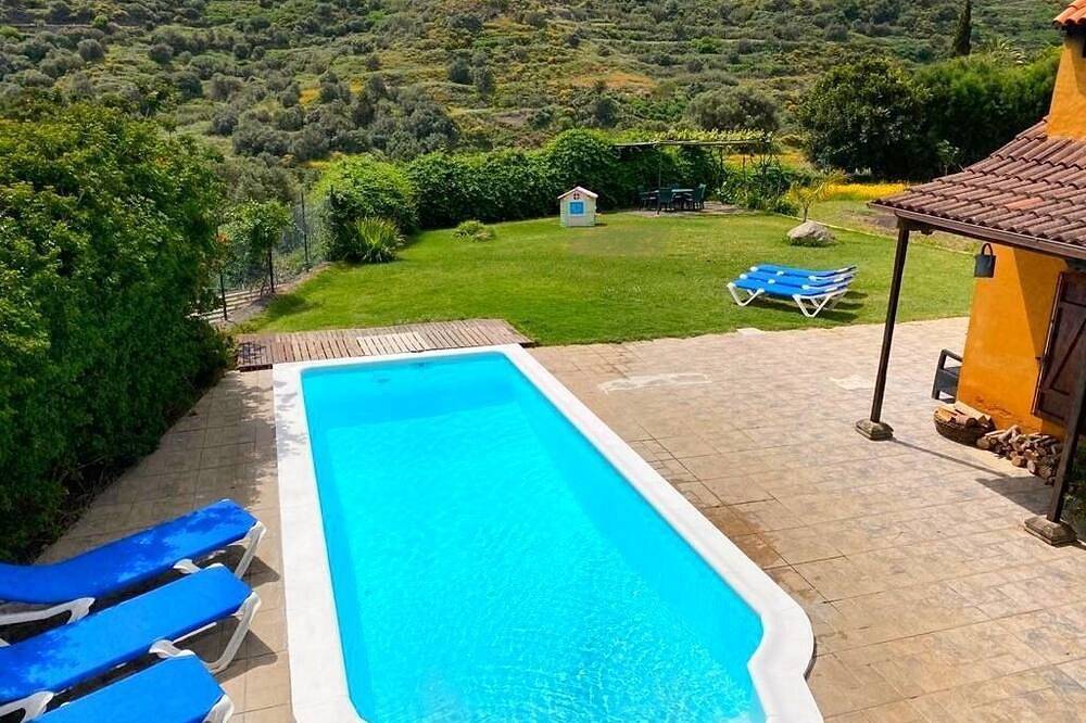Rural house with heated pool and large garden. Relax and nature. in Pinar de Ojeda, Teror