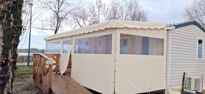 Location de vacances pour 4 personnes, avec terrasse et bassin pour enfant ainsi que piscine et vue, animaux acceptés à Bias - 4