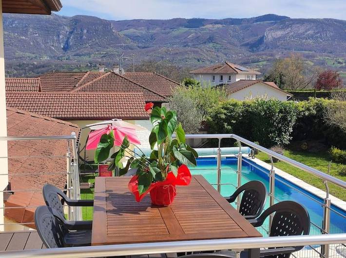 Appartement de vacances pour 6 personnes, avec Balcon et Jacuzzi ainsi que Terrasse et Jardin
