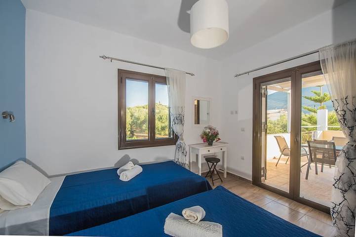 Apartment for 3 people, with balcony and garden in Alykes