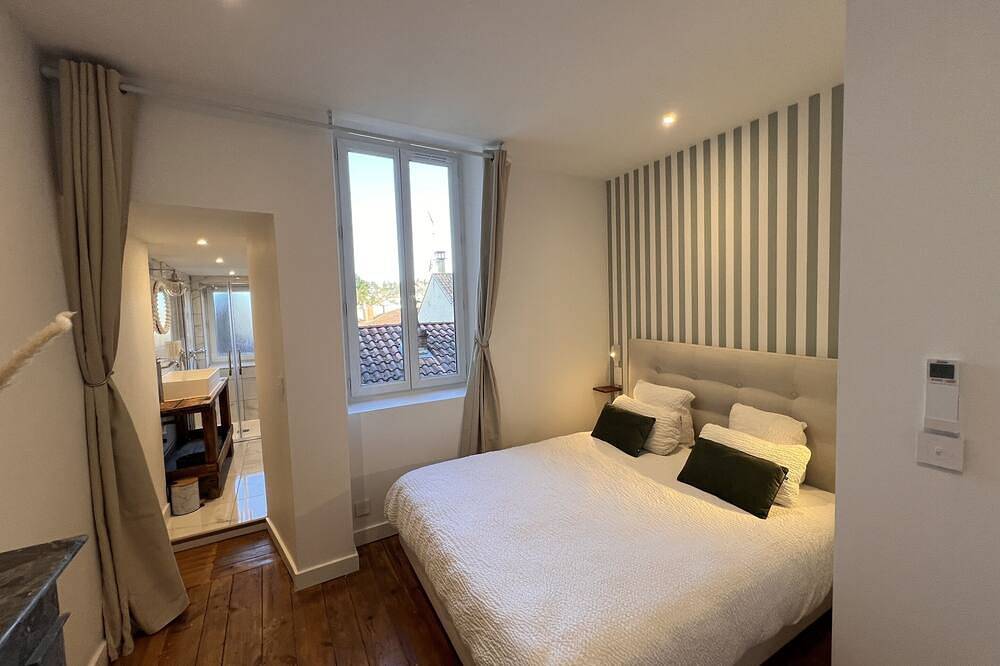 Ganze Wohnung, Apartment-Apartment-Ensuite-Balkon in Villefranche-de-Rouergue, Aveyron