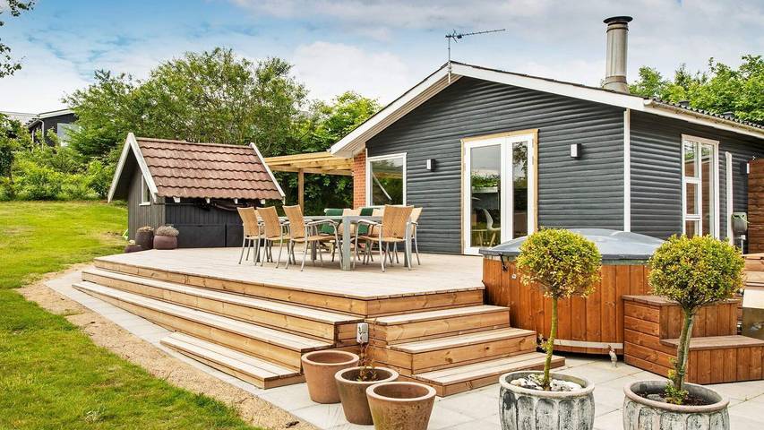 Ferieudlejning for 8 personer, med terrasse og udsigt i Struer