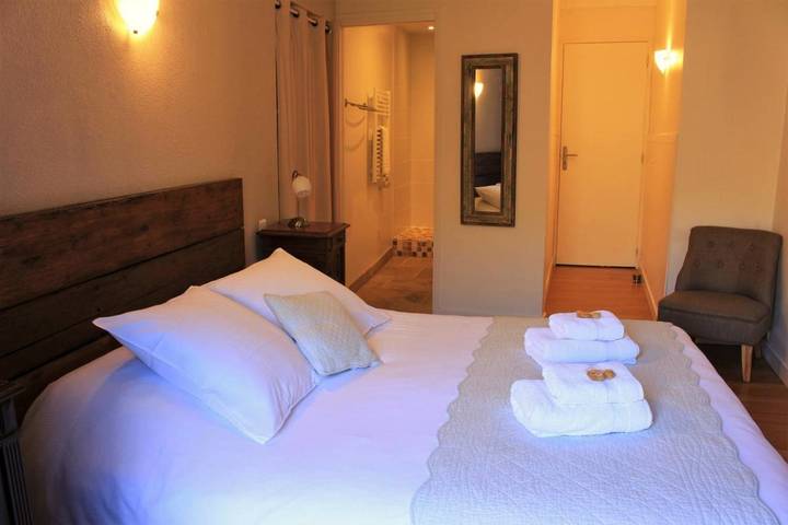 Hôtel pour 2 personnes, avec terrasse ainsi que jacuzzi et sauna à Montpezat-sous-Bauzon - 2