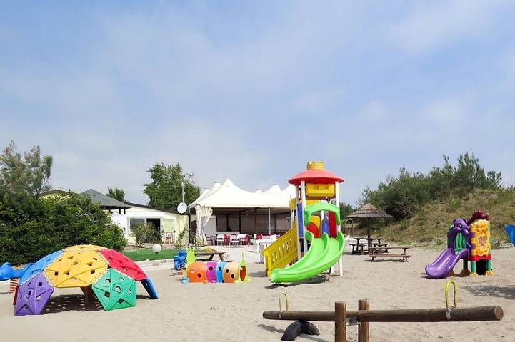 Bungalow für 6 Personen, mit Garten und Pool in Rosolina Mare