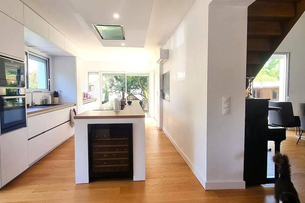 Family villa with Hammam - Noës in Pessac, Bordeaux region