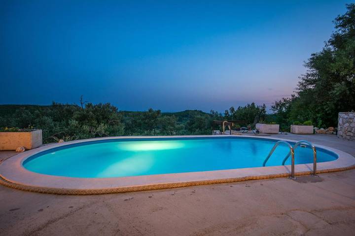 Villa pour 4 personnes, avec piscine ainsi que jardin et vue, animaux acceptés dans Mljet - 4