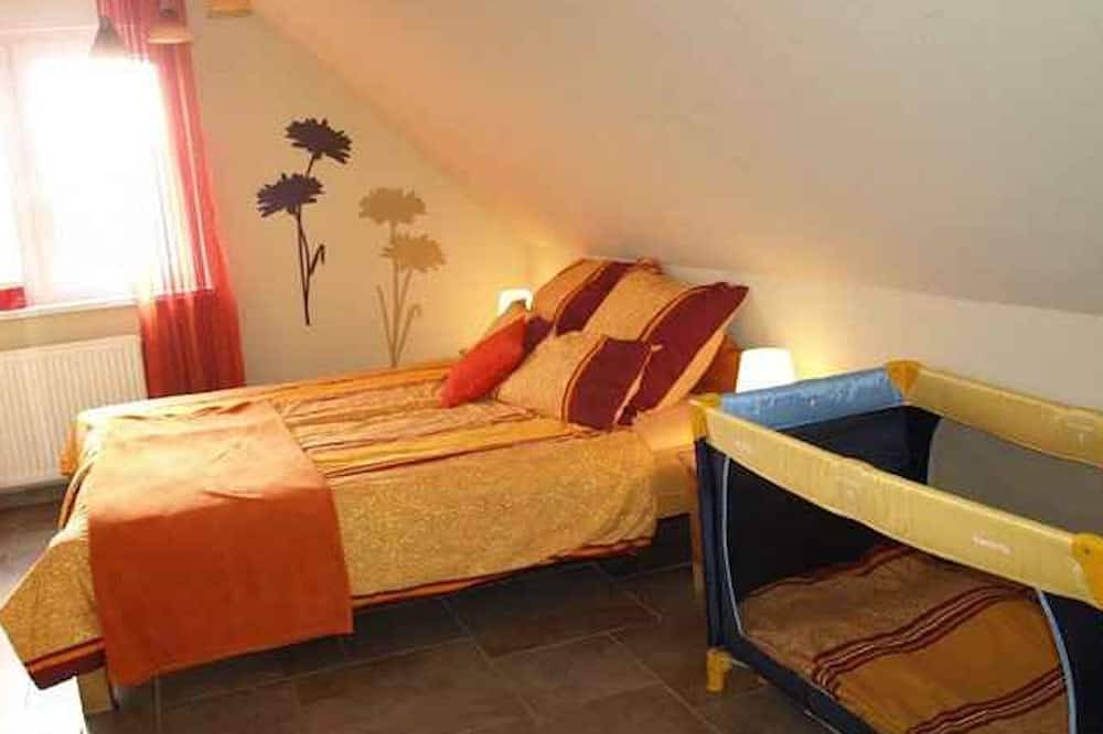 Modernes Ferienhaus mit großem Garten (2 Dhh) in Glowe, Rügen