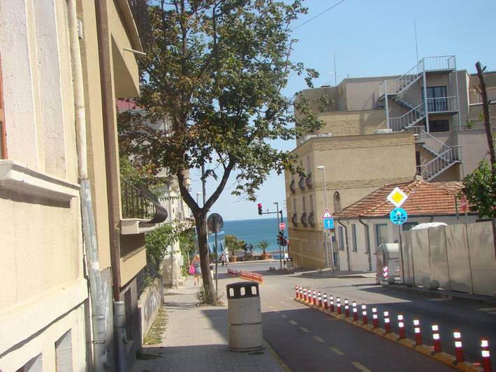 Apartamento de vacaciones para 6 personas, con vistas y jardín - 1