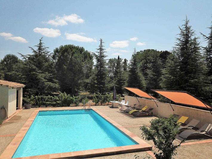 Gîte pour 2 personnes, avec Terrasse ainsi que Jardin et Piscine