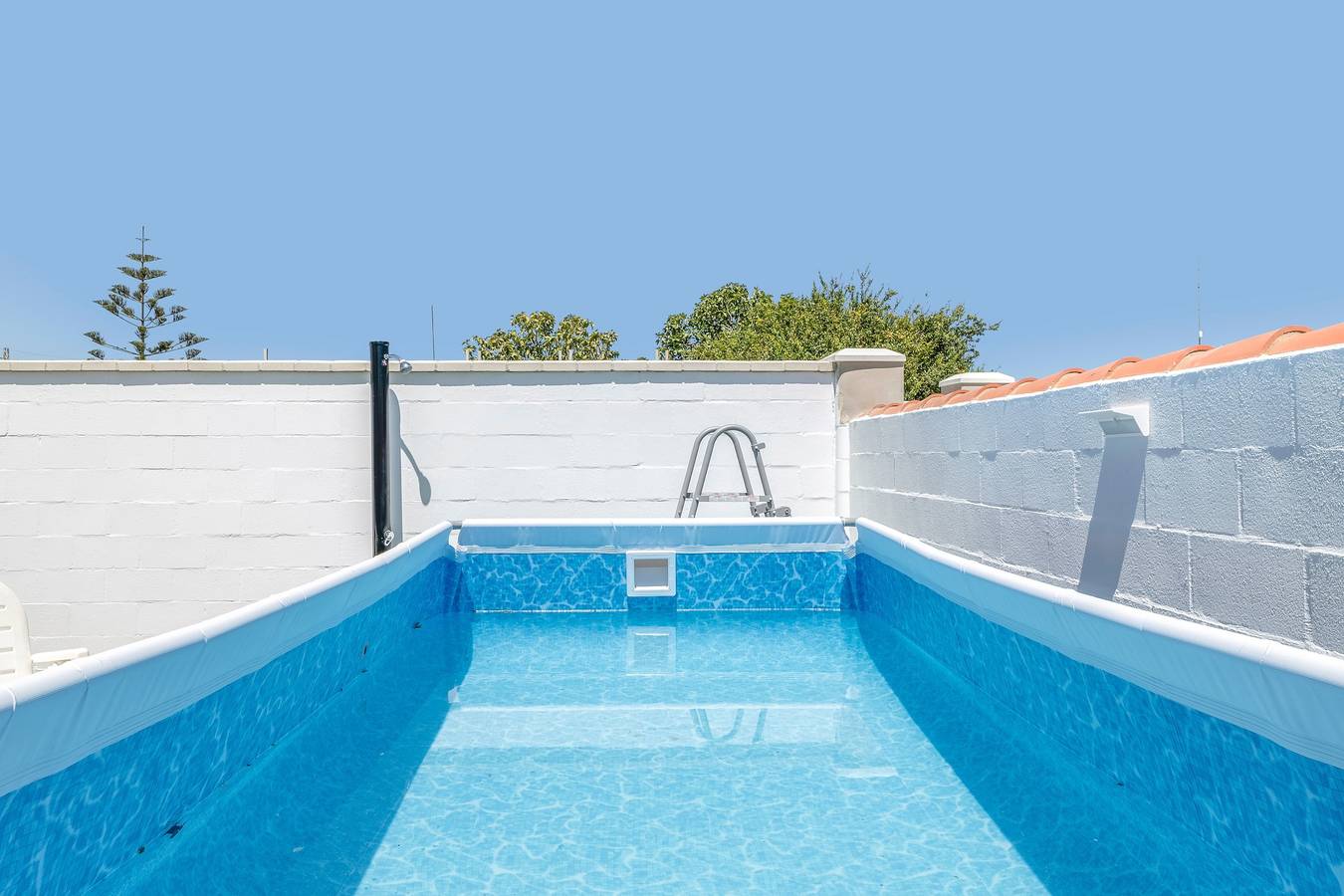 Casa con Piscina, gran césped, patios y Wi-Fi; Estacionamiento disponible; Mascotas permitidas in Conil de la Frontera, Costa de la Luz