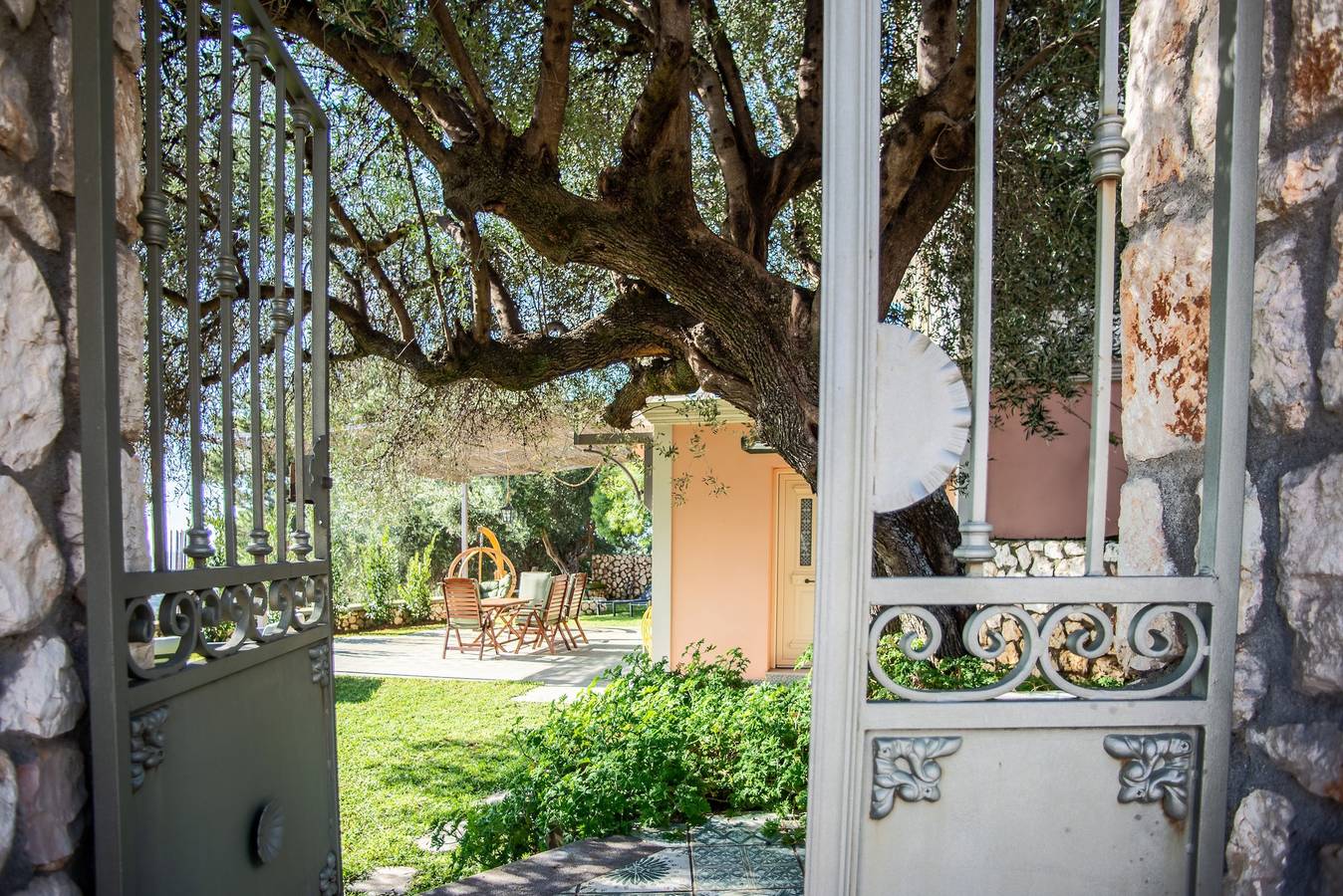 Die Cerulean Villa – die Harmonie von Blau und Grün! in Mousata, Kefalonia