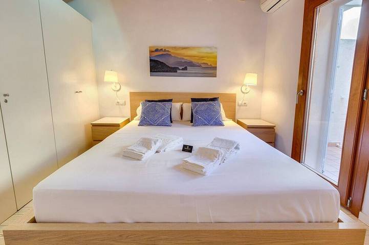 Entire apartment, Urban Suites 1 Palma Standard by PriorityVillas in Palma Old Town, Palma