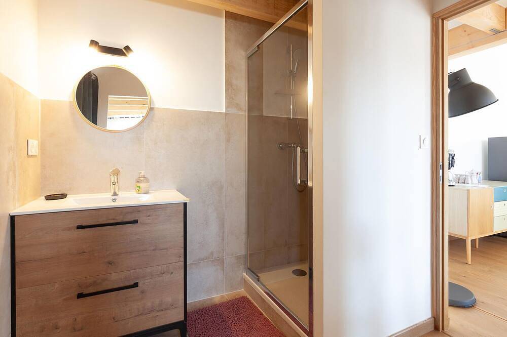 Entire apartment, Beautiful apartment in Eyragues in Eyragues, Arles region