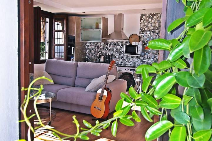 Location de vacances pour 4 personnes, avec jardin ainsi que terrasse et jacuzzi à Grenade