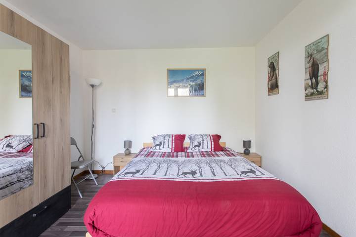 Ganze Wohnung, Ferienwohnung für 4 Personen mit Terrasse in Saint-Léger-les-Mélèzes, Nationalpark Écrins