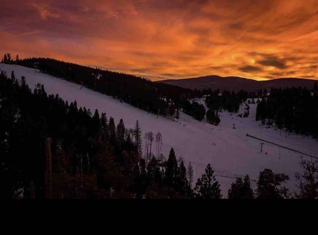Ganze Wohnung, 2 Blocks from Resort Base! 2b-2ba Newly Remodeled!! 🎿 in Angel Fire, Colfax County
