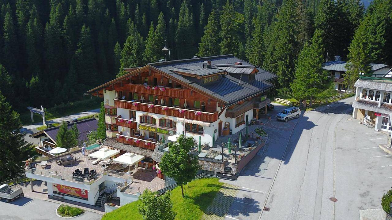 Hotel Almhof in Tuxer Alpen, Hochfügen