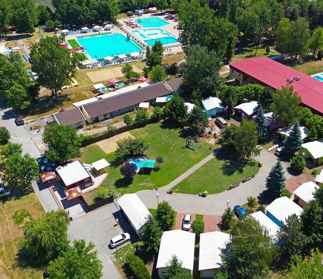 Chatova osada Family Resort Thermalpark inclusiv in Region of Nitra