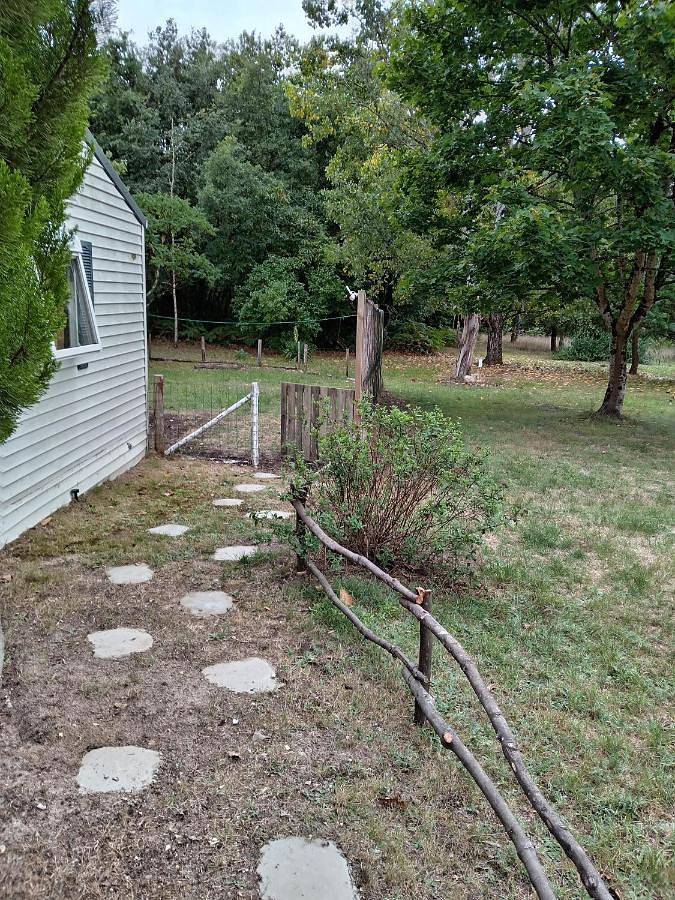 Camping pour 4 personnes, avec vue et jardin ainsi que terrasse et sauna, animaux acceptés dans la Sarthe