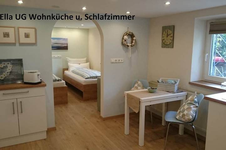 Ganze Wohnung, Gemütlich eingerichtetes Feriendomizil mit Balkon in Neuhaus, der Hochburg des Zoiglbieres in Windischeschenbach, Naturpark Nördlicher Oberpfälzer Wald