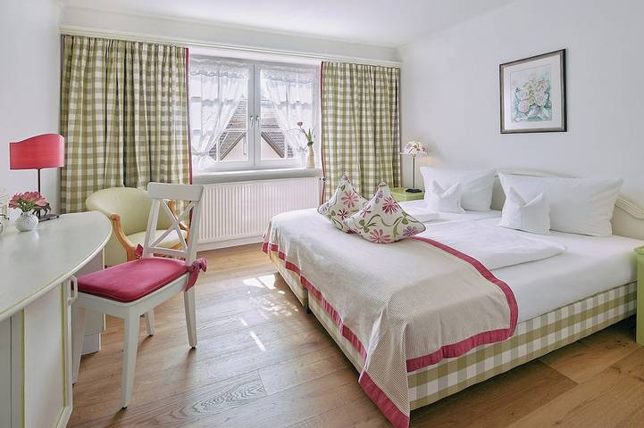 Ferienwohnung für 2 Personen, mit Garten und Sauna in Sonnenbühl