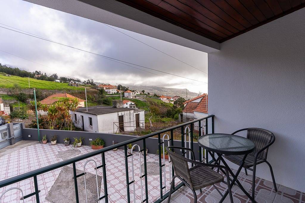 Ganze Wohnung, Ferienwohnung für 4 Personen mit Balkon in Estreito da Calheta, Madeira