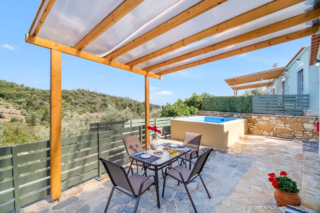 Villa "Μyrsini" con vista mare, 2 terrazze private, piscina privata e Wi-Fi in Katomeri, Meganisi