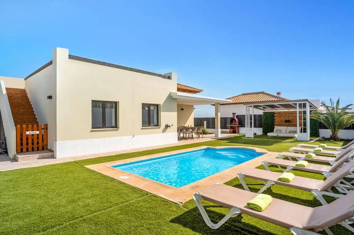 Villa for 6 people, with Garden in Caleta de Fuste