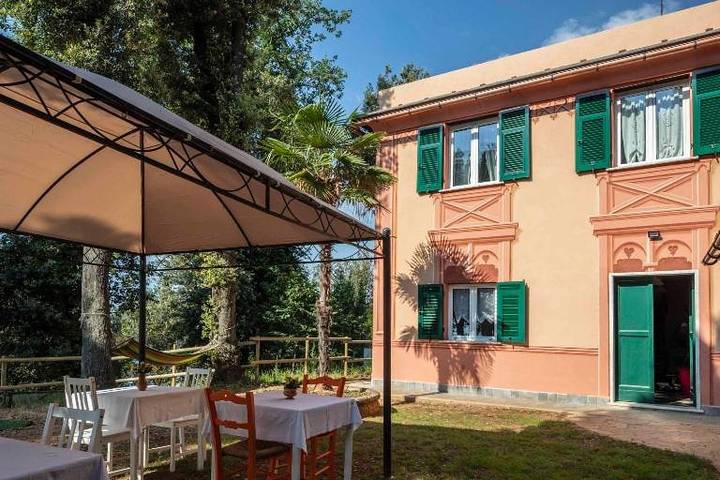 B&b voor 3 personen, with Terras and Tuin as well as Uitzicht in Genua