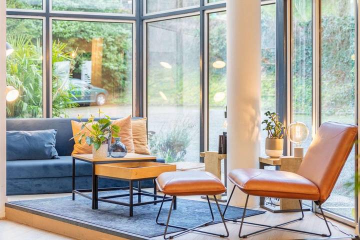 Hôtel pour 2 personnes, avec terrasse ainsi que jardin et piscine à Jons - 2