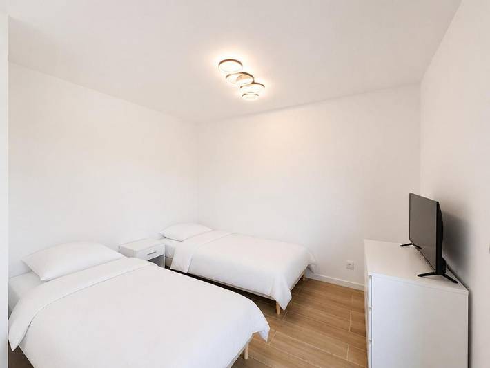 Gîte pour 6 personnes, avec Terrasse à Chavanoz - 4