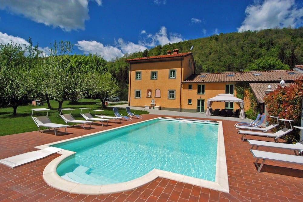 Der ehemalige Bischofsresidenz aus dem 18. Jahrhundert ist heute ein charmantes Villa für 10/14 Gäste in einer mückenfreien grünen Umgebung in Pistoia, Pistoia Provinz