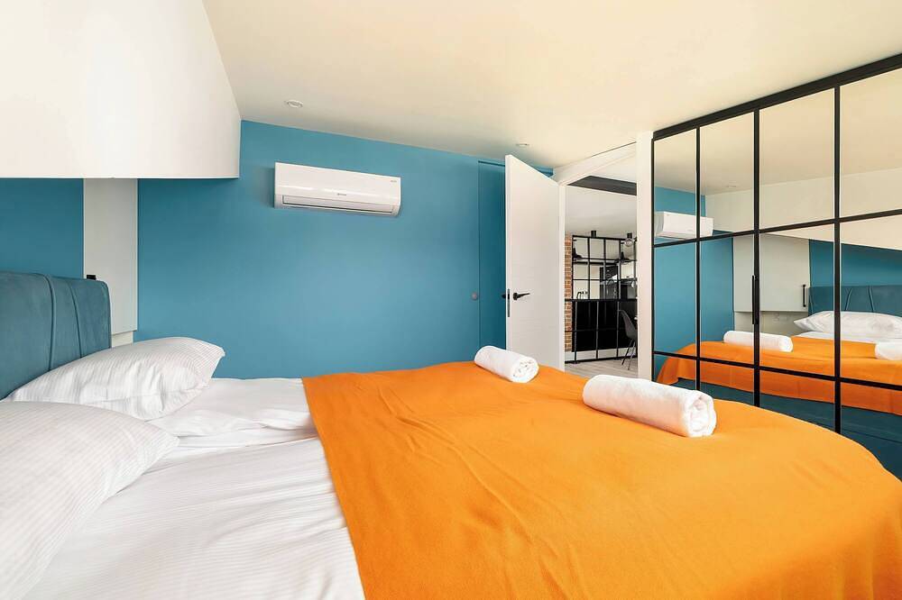 Ganze Wohnung, Jasińskiego 21 Bielsko-Biała | Industrielles Dachgeschossapartment | Parkplatz in Bielitz-Biala, Schlesien