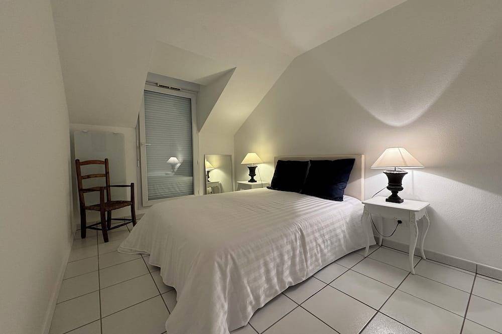Apartamento entero, Centre Ville au Calme Avec Balcons et vue Dégagée in Objat, Brive-la-Gaillarde region