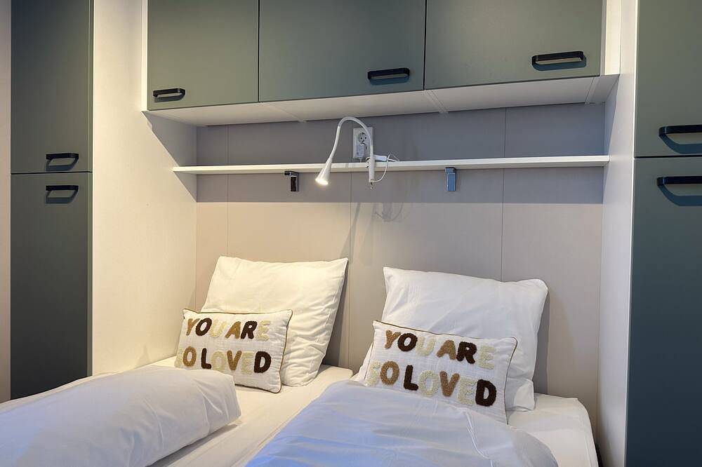 Modern chalet aan het water, met airco en terras in Breukelen, Groene Hart