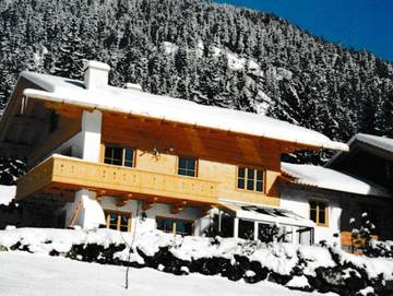 Ferienwohnung für 4 Personen, mit Balkon und Garten sowie Ausblick, kinderfreundlich in Bayrischzell