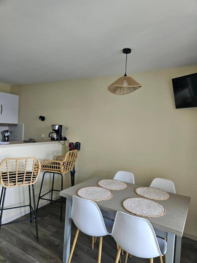 Gîte pour 9 personnes, avec piscine ainsi que balcon et vue dans Plage des Sables Blancs (Douarnenez) - 3