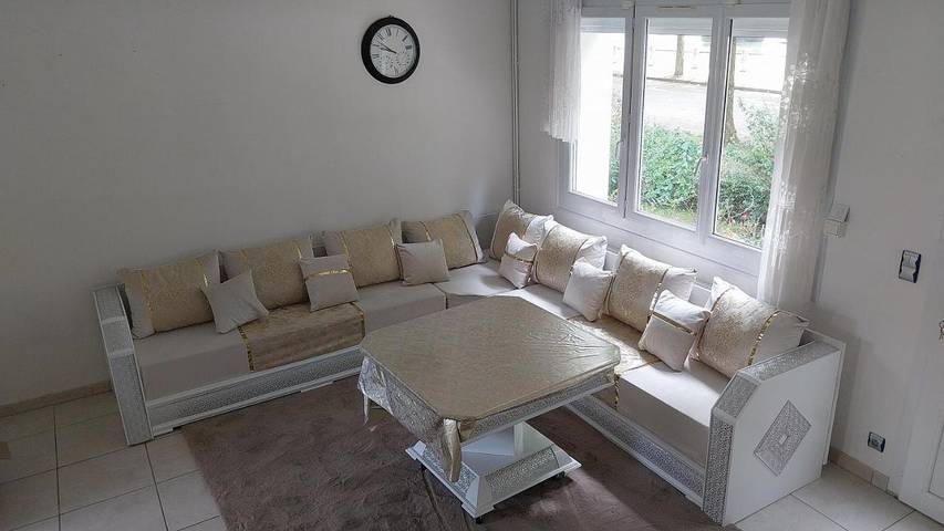 Location de vacances pour 7 personnes, avec Terrasse ainsi que Jardin et Vue à Oissel