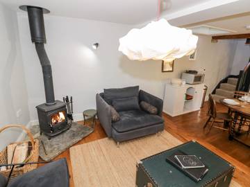 Log Cabin for 4 People in Chipping Campden, The Cotswolds, Photo 4