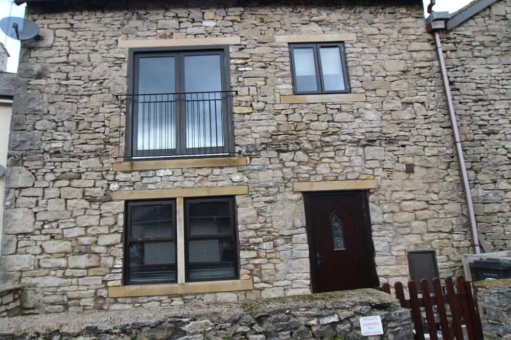 Stay in the original Kendal Mint Cake Factory in the heart of Kendal in Kendal, Lake District